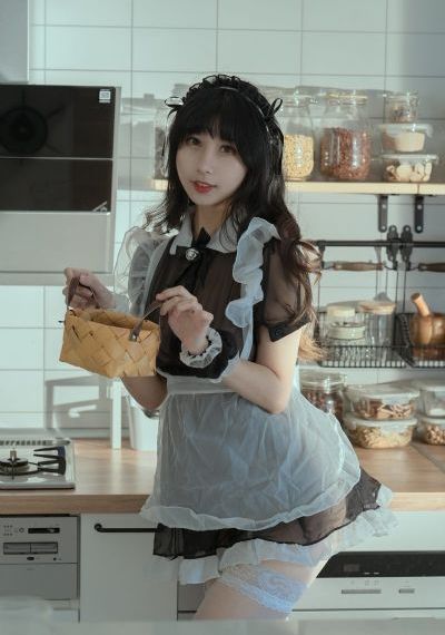 奇怪的她