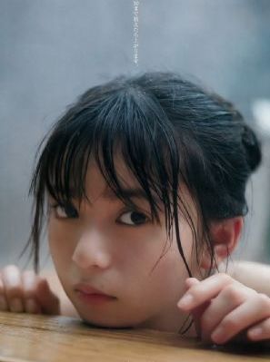 三个男人添一个女人p的视频