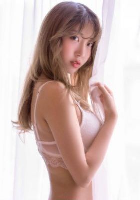 亚洲人妖女同在线播放